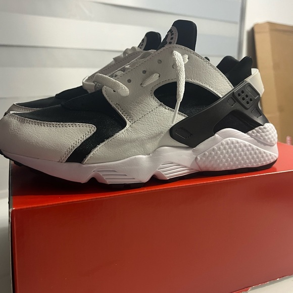 Nike Air Huarache size 10 - Picture 1 of 6